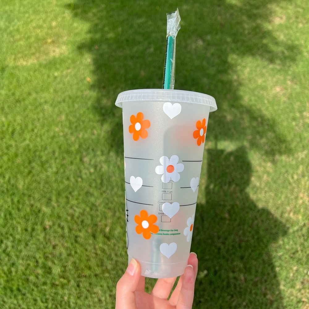 Spring hello Kitty flowers and hearts Starbucks reusable venti cold cup - Picture 3 of 4